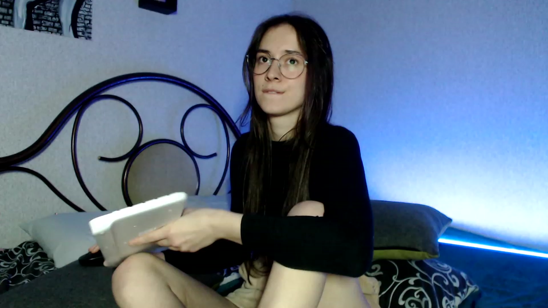 Gallery image thumbnail from Wow__kelly's myfreecams stream on, 11/16/2023, 17:07 image 9 of 20