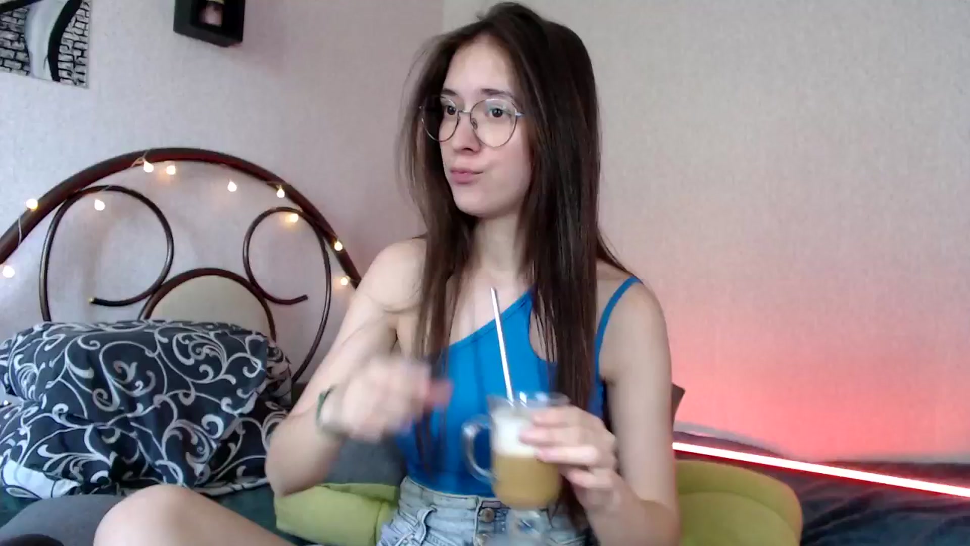 Gallery image thumbnail from Wow__kelly's myfreecams stream on, 07/02/2024, 14:07 image 1 of 20