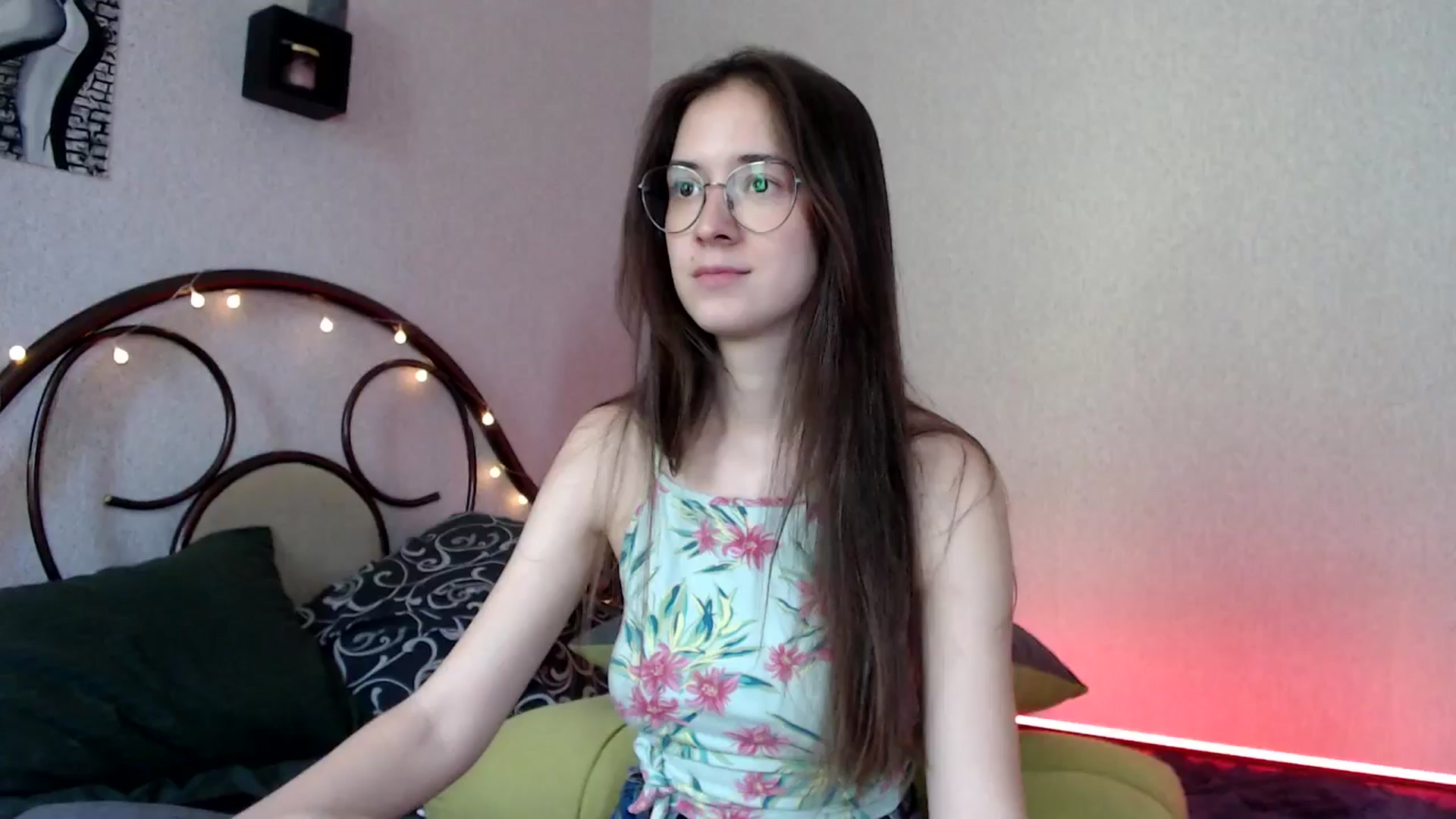 Gallery image thumbnail from Wow__kelly's myfreecams stream on, 07/08/2024, 12:03 image 1 of 20