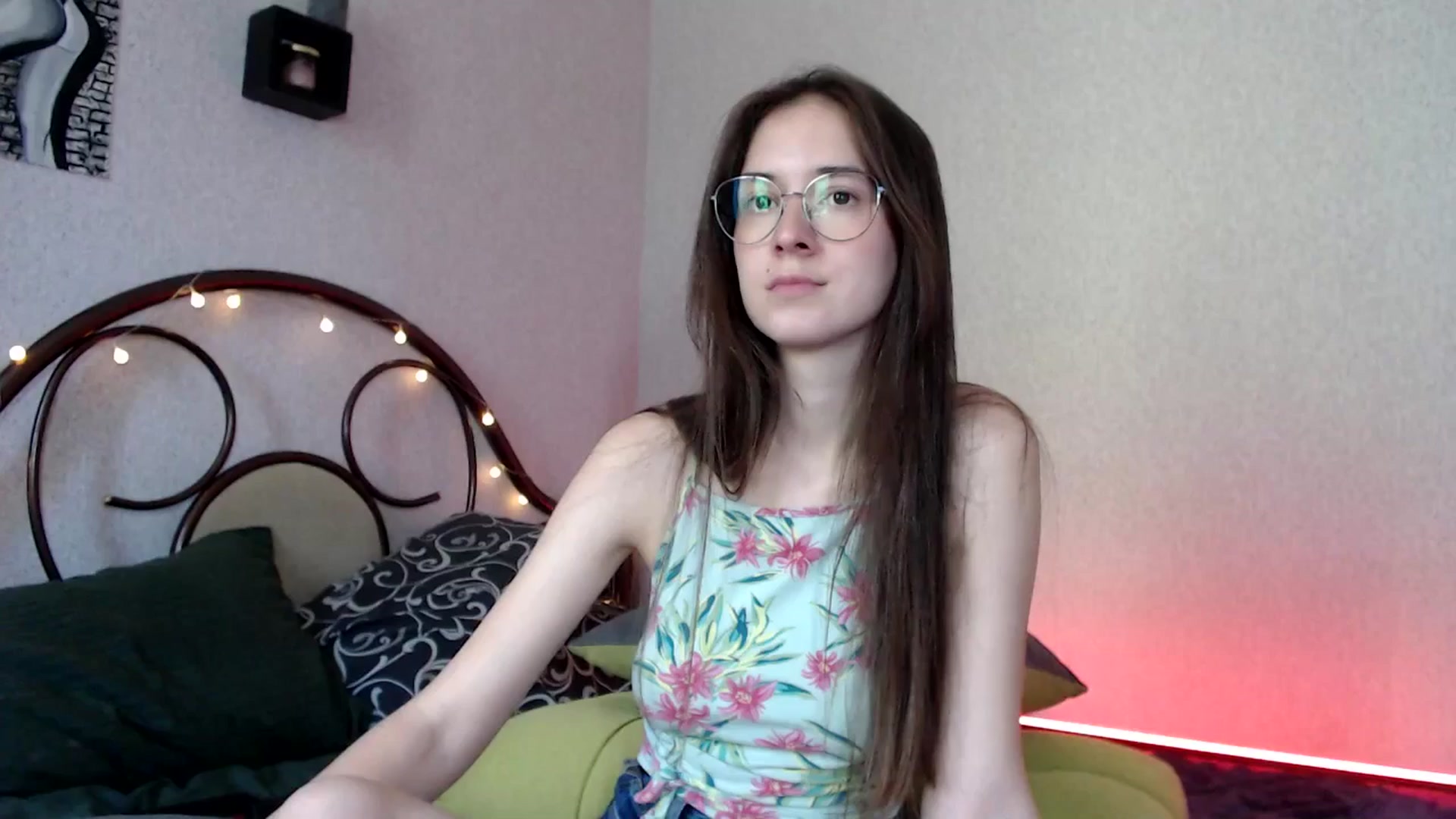 Gallery image thumbnail from Wow__kelly's myfreecams stream on, 07/08/2024, 12:03 image 2 of 20