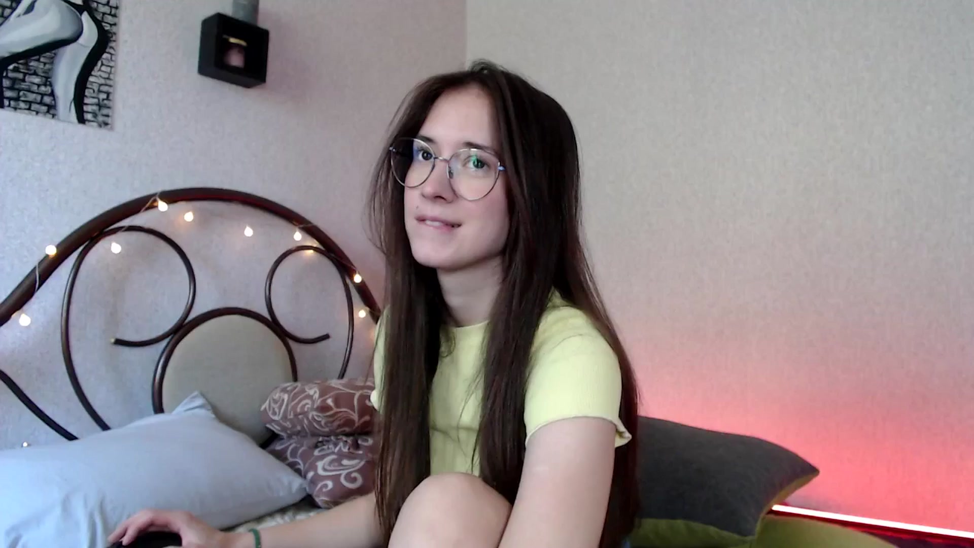 Gallery image thumbnail from Wow__kelly's myfreecams stream on, 07/14/2024, 14:16 image 7 of 20