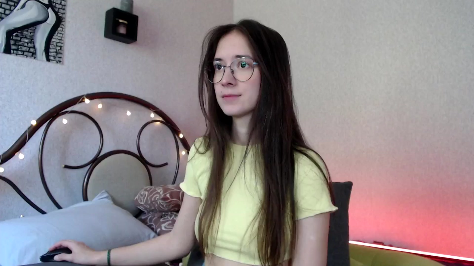 Gallery image thumbnail from Wow__kelly's myfreecams stream on, 07/14/2024, 14:16 image 1 of 20