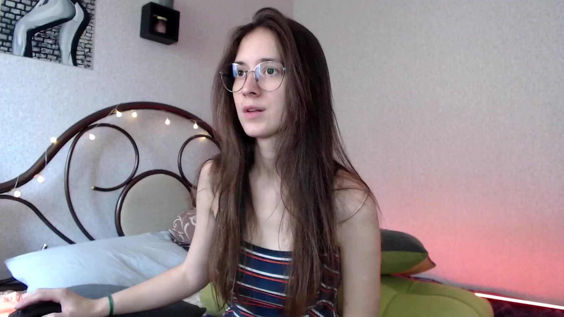Gallery image thumbnail from Wow__kelly's myfreecams stream on, 07/17/2024, 16:03 image 1 of 20