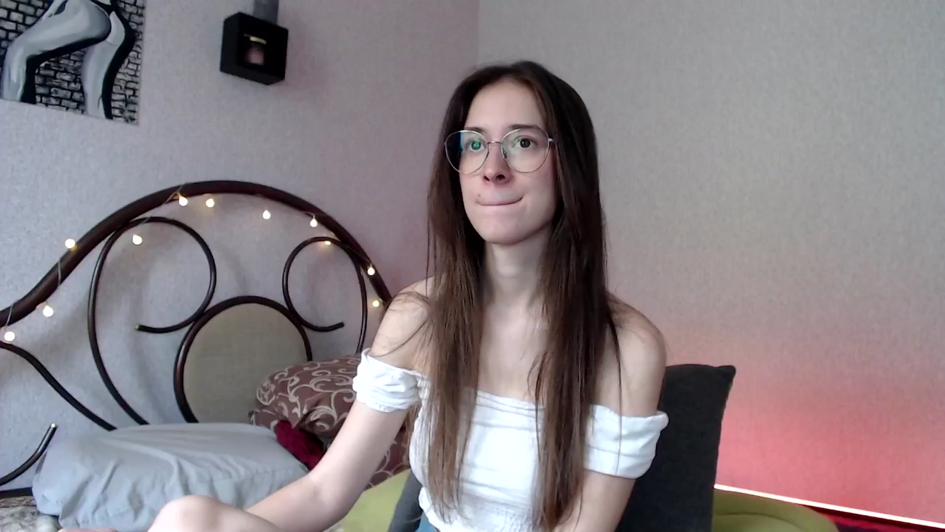 Gallery image thumbnail from Wow__kelly's myfreecams stream on, 07/22/2024, 09:53 image 14 of 20