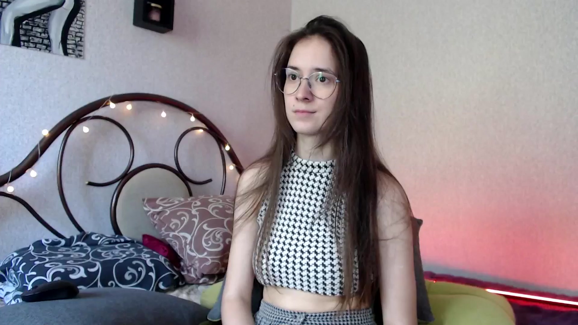 Gallery image thumbnail from Wow__kelly's myfreecams stream on, 07/23/2024, 10:39 image 3 of 20