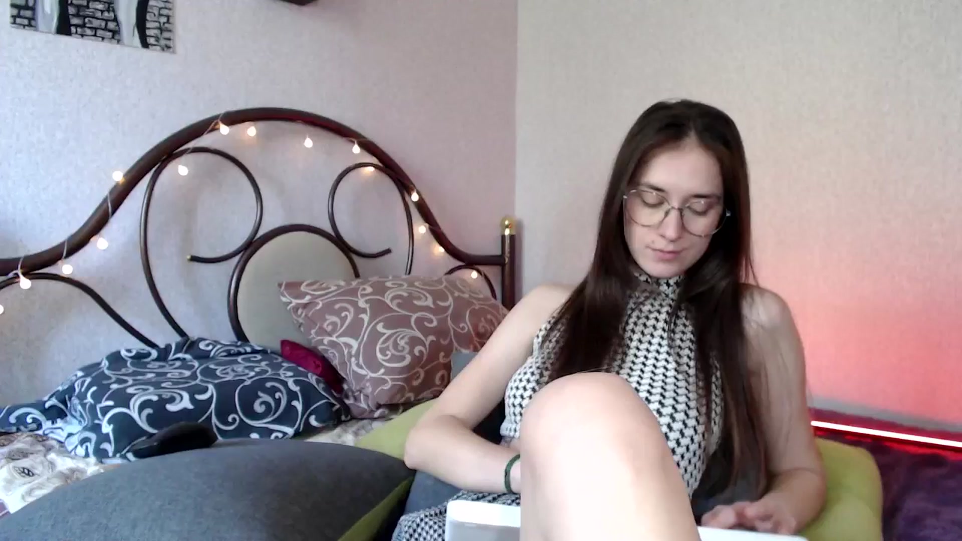 Gallery image thumbnail from Wow__kelly's myfreecams stream on, 07/23/2024, 11:41 image 18 of 20