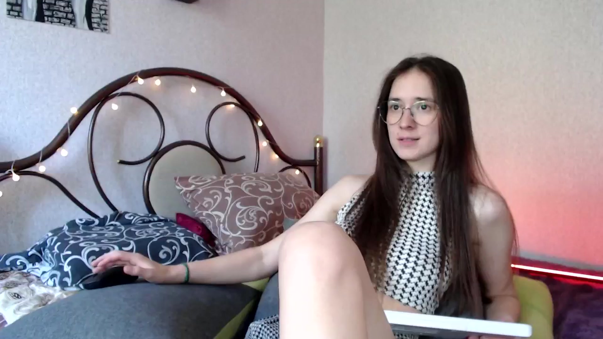 Gallery image thumbnail from Wow__kelly's myfreecams stream on, 07/23/2024, 11:41 image 13 of 20
