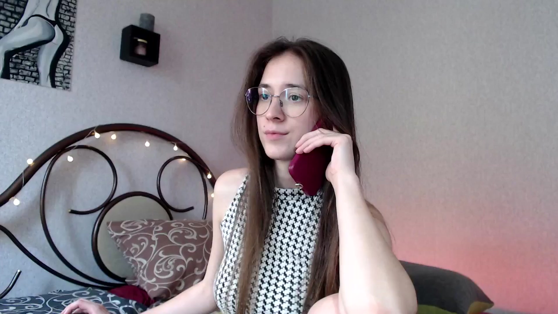Gallery image thumbnail from Wow__kelly's myfreecams stream on, 07/23/2024, 16:02 image 17 of 20