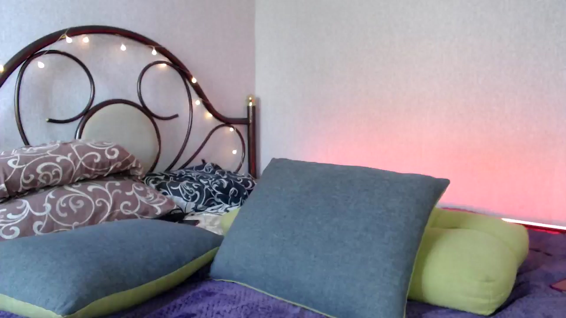 Gallery image thumbnail from Wow__kelly's myfreecams stream on, 07/27/2024, 16:00 image 9 of 20