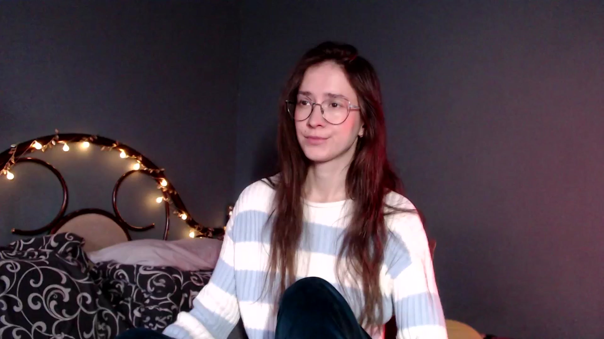 Gallery image thumbnail from Wow__kelly's myfreecams stream on, 11/30/2025, 12:50 image 12 of 20