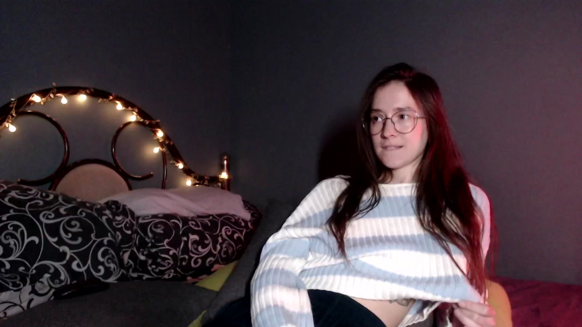 Gallery image thumbnail from Wow__kelly's myfreecams stream on, 11/30/2025, 13:51 image 14 of 20
