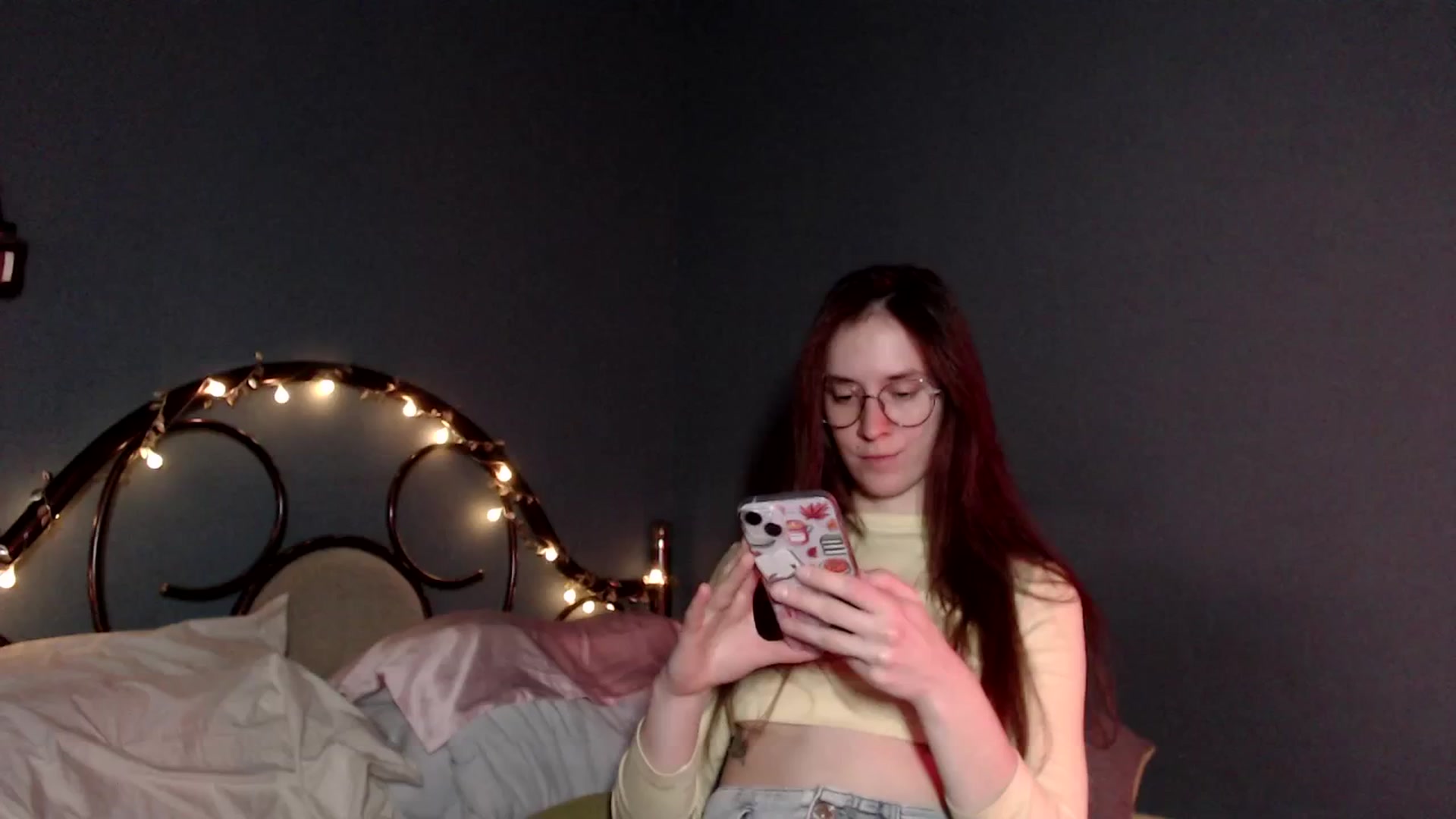 Gallery image thumbnail from Wow__kelly's myfreecams stream on, 12/06/2025, 16:10 image 1 of 20