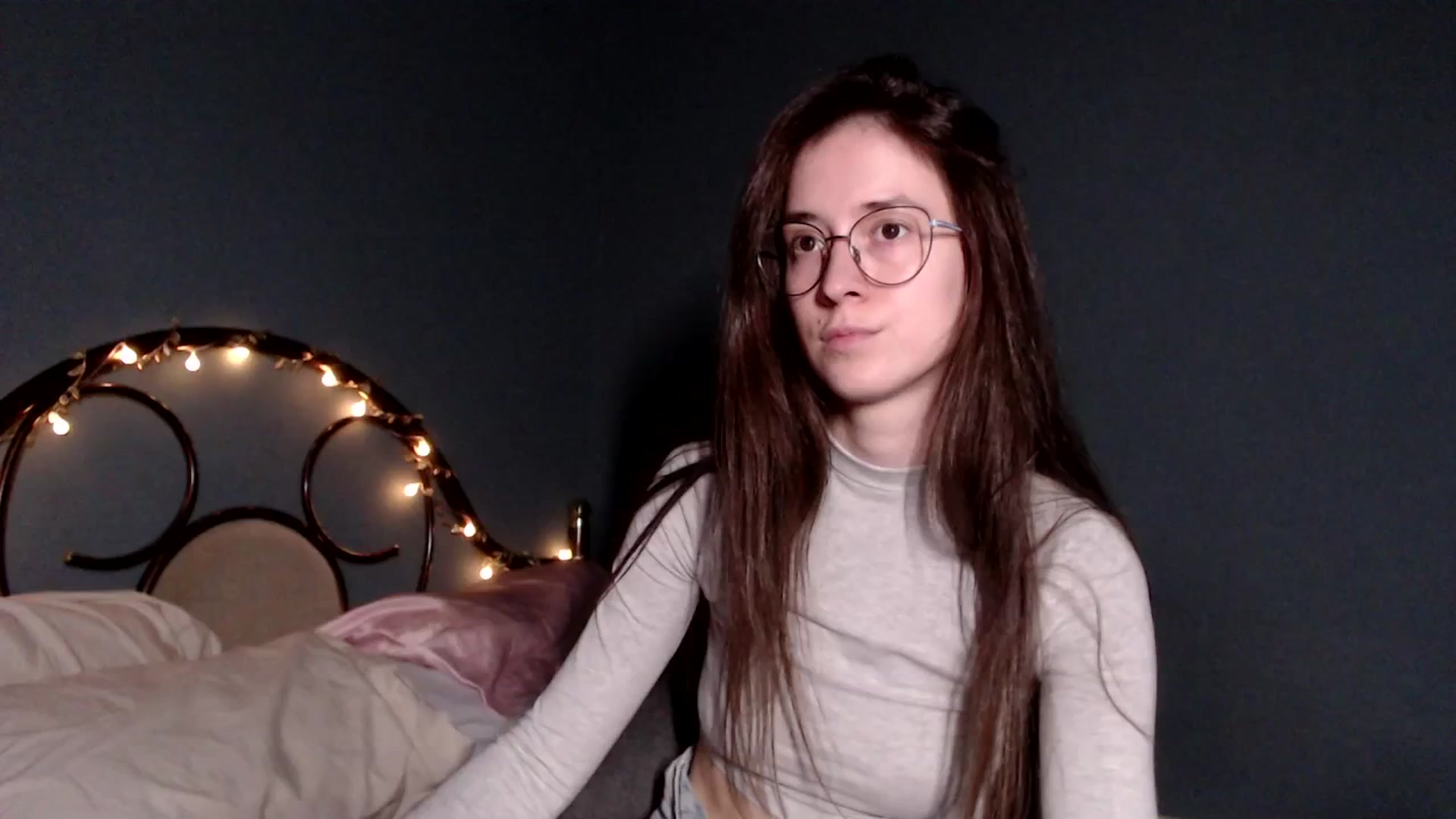 Gallery image thumbnail from Wow__kelly's myfreecams stream on, 12/14/2025, 17:24 image 17 of 20
