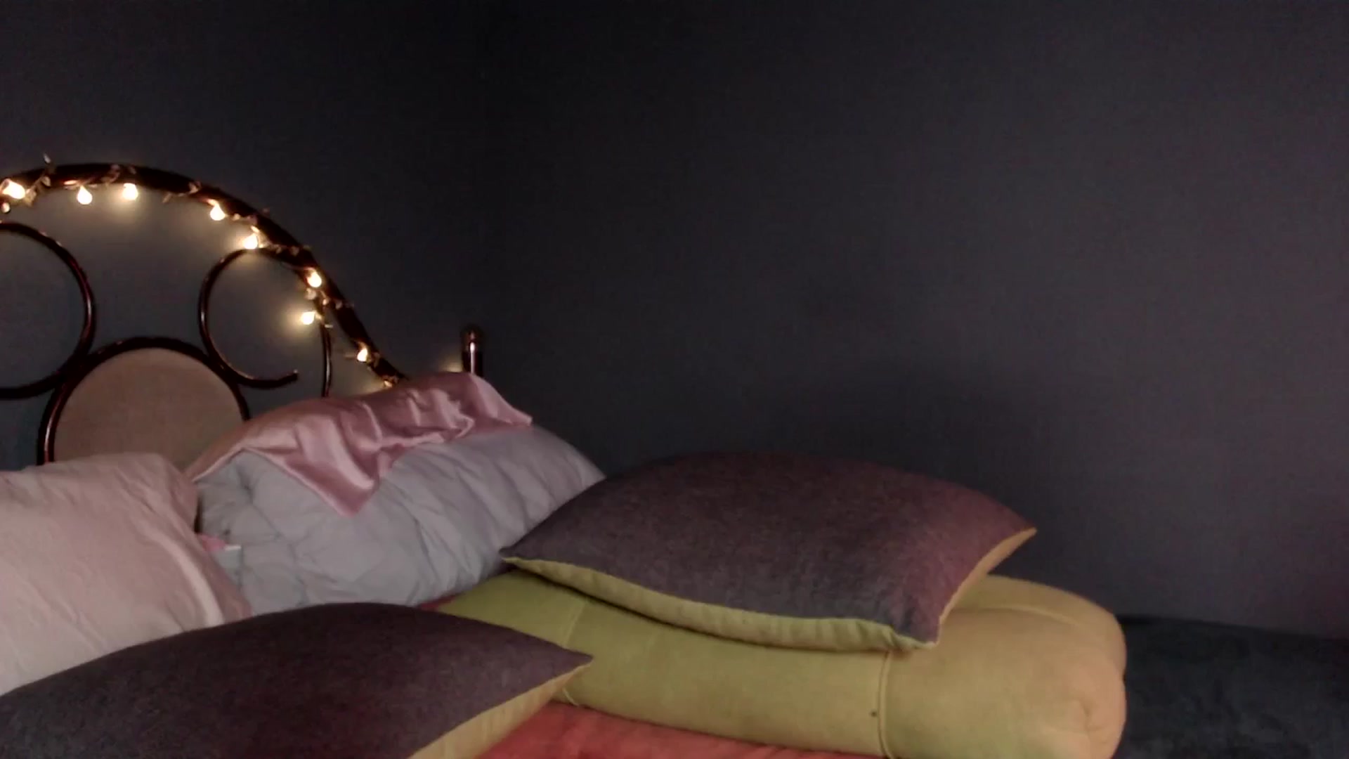 Gallery image thumbnail from Wow__kelly's myfreecams stream on, 12/16/2025, 17:16 image 7 of 20