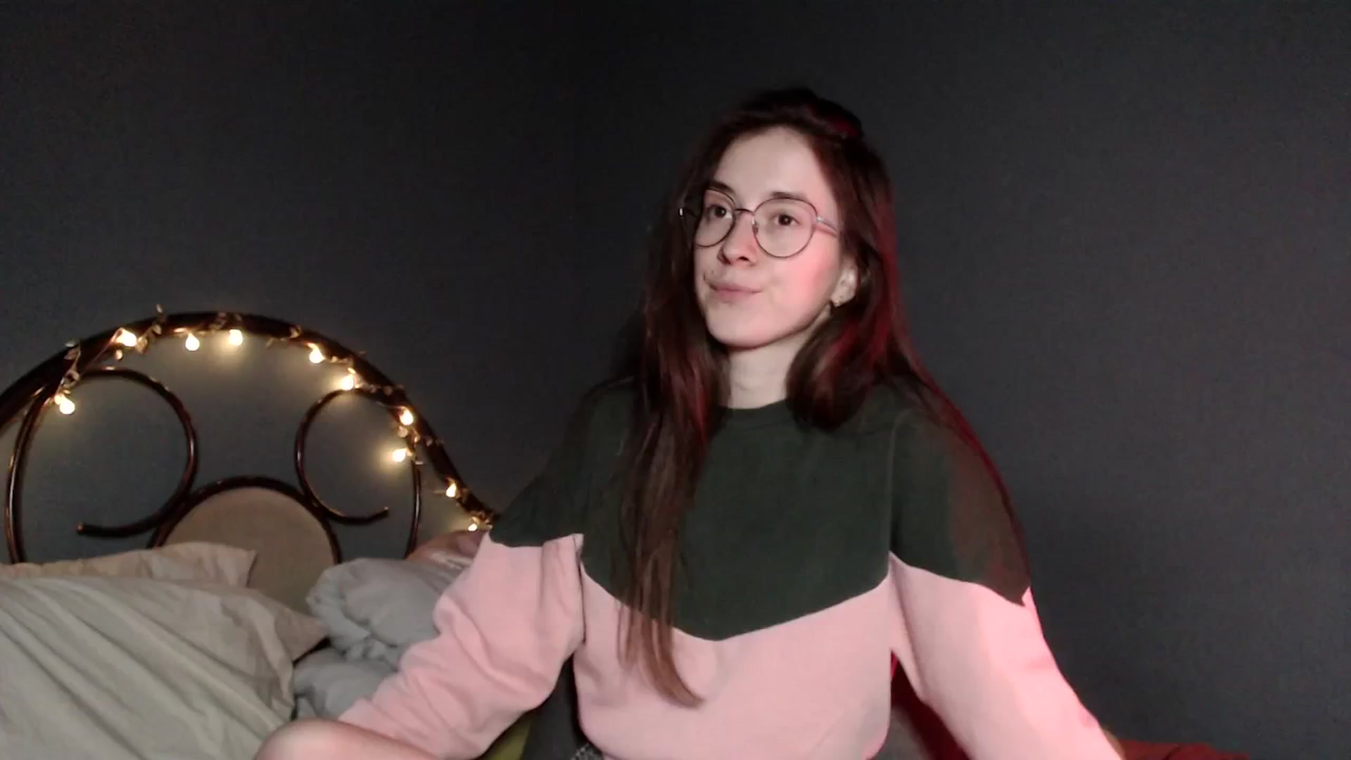 Gallery image thumbnail from Wow__kelly's myfreecams stream on, 12/17/2025, 16:57 image 5 of 20