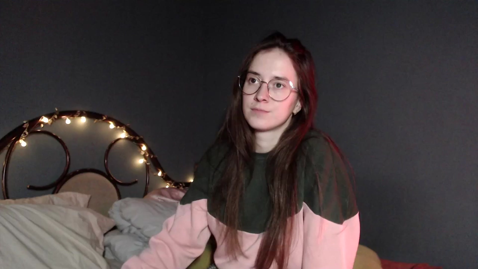 Gallery image thumbnail from Wow__kelly's myfreecams stream on, 12/17/2025, 16:57 image 2 of 20