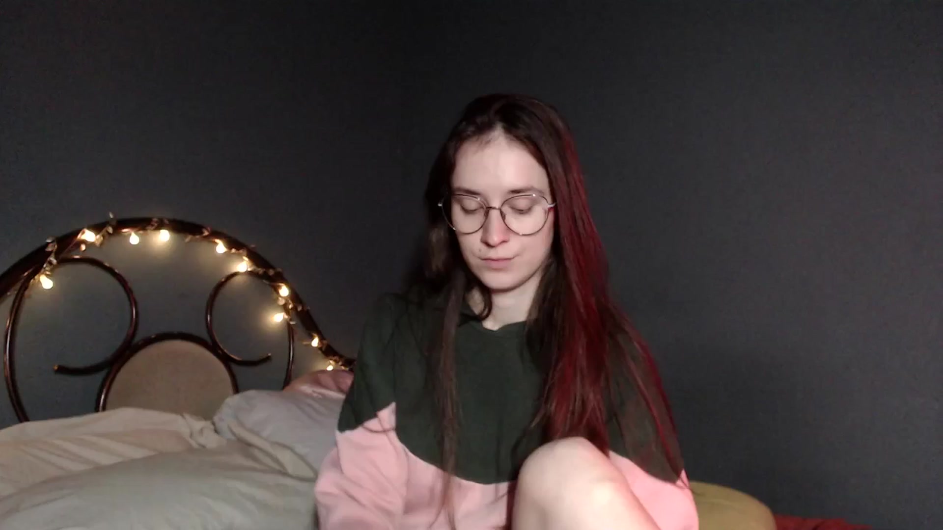 Gallery image thumbnail from Wow__kelly's myfreecams stream on, 12/17/2025, 16:57 image 8 of 20