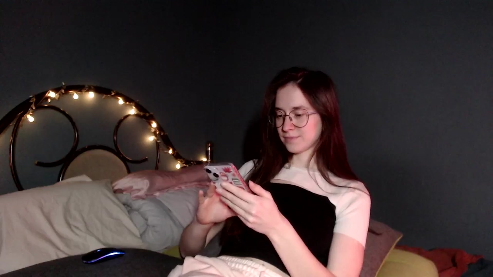 Gallery image thumbnail from Wow__kelly's myfreecams stream on, 12/19/2025, 17:30 image 15 of 20
