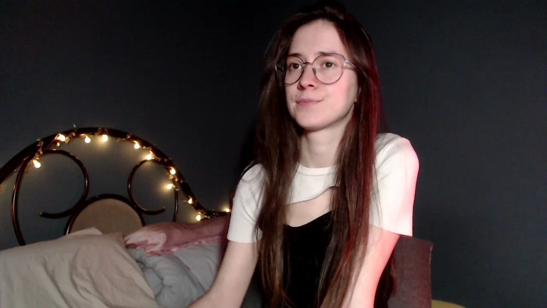 Gallery image thumbnail from Wow__kelly's myfreecams stream on, 12/19/2025, 17:30 image 5 of 20