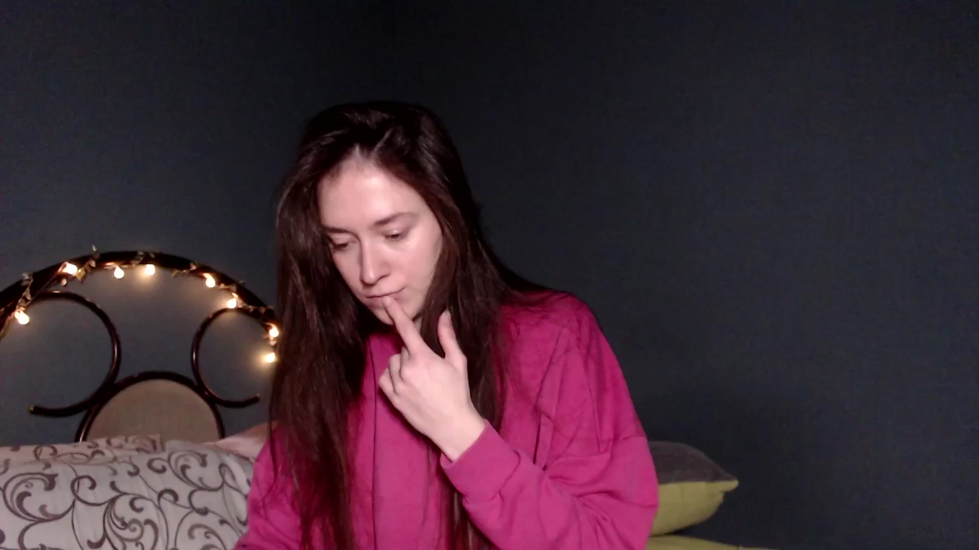 Gallery image thumbnail from Wow__kelly's myfreecams stream on, 12/21/2025, 16:40 image 7 of 20