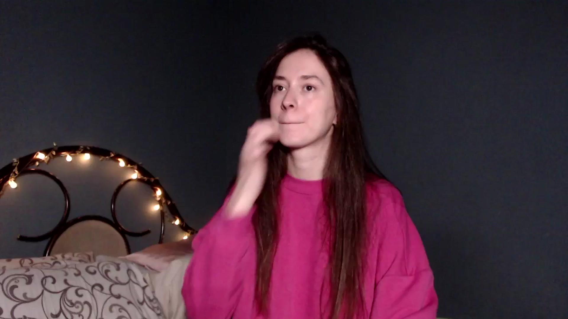 Gallery image thumbnail from Wow__kelly's myfreecams stream on, 12/21/2025, 16:40 image 6 of 20