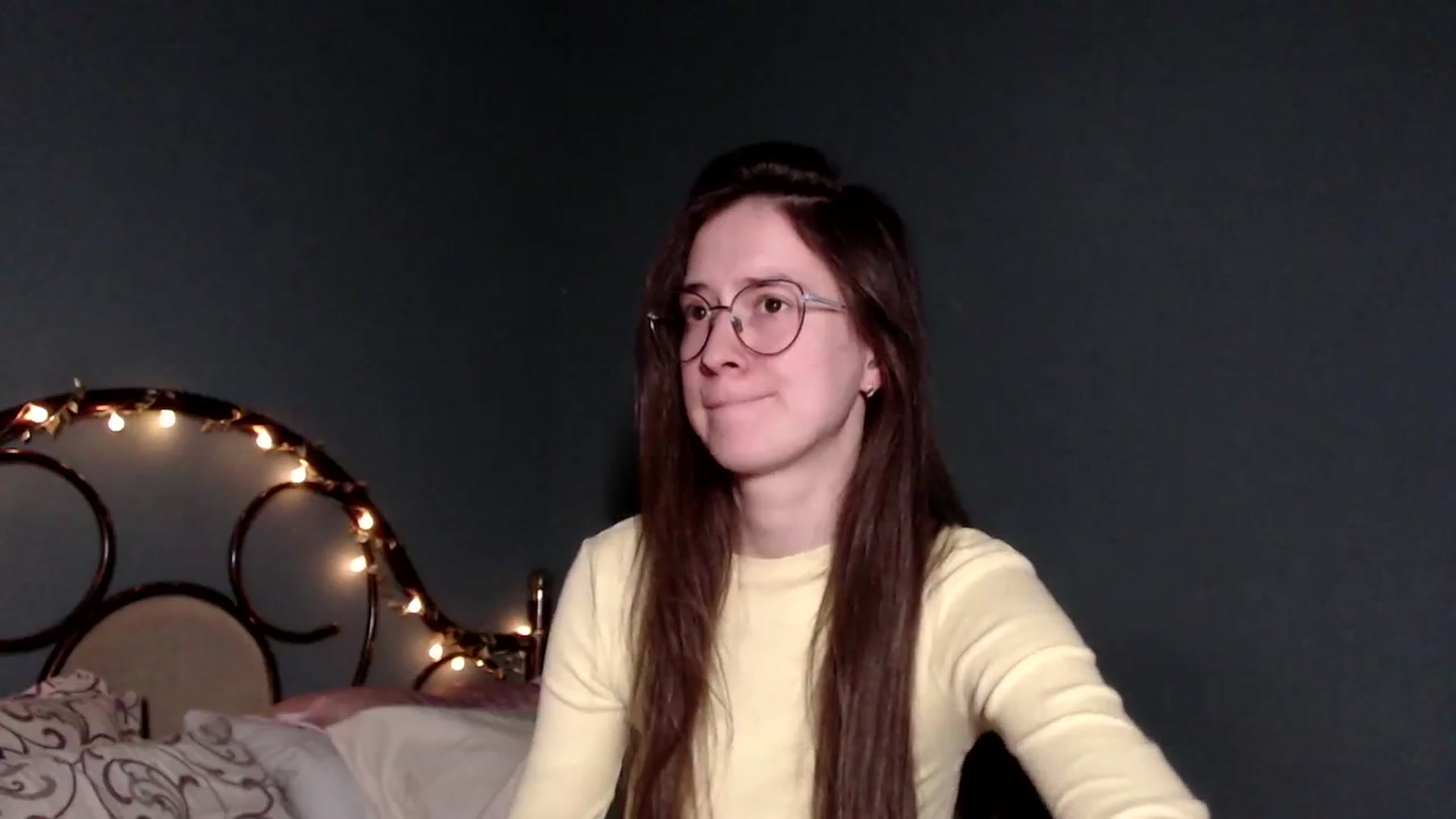 Gallery image thumbnail from Wow__kelly's myfreecams stream on, 12/22/2025, 17:04 image 18 of 20