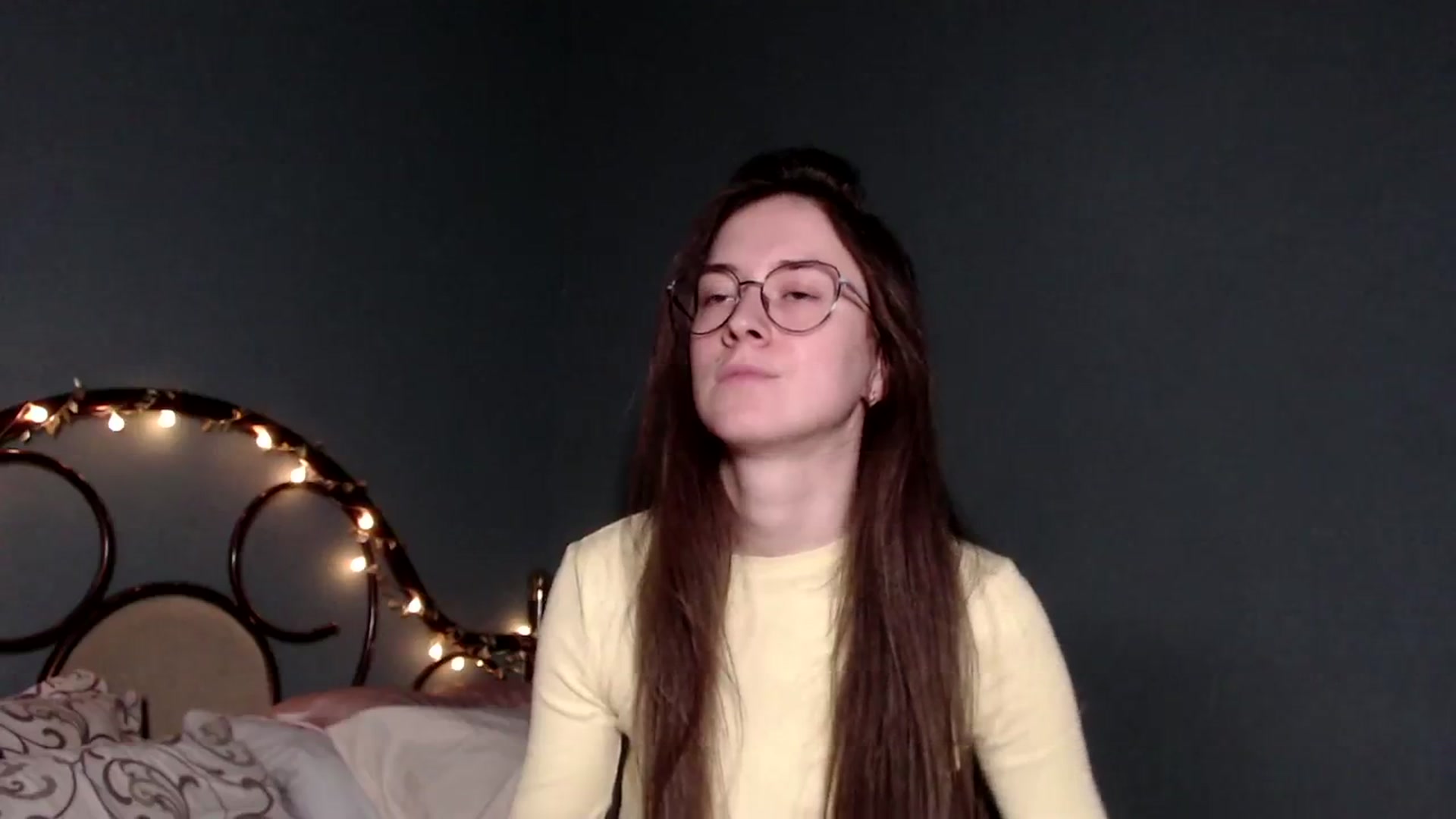 Gallery image thumbnail from Wow__kelly's myfreecams stream on, 12/22/2025, 17:04 image 19 of 20