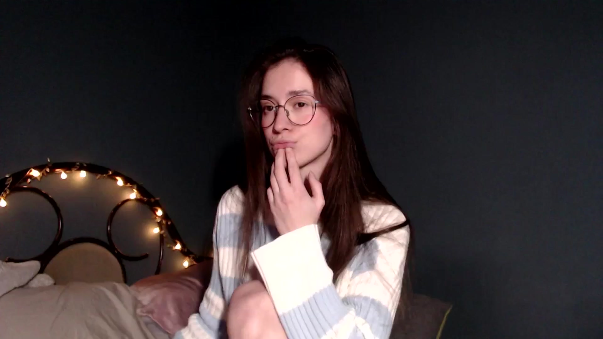 Gallery image thumbnail from Wow__kelly's myfreecams stream on, 12/28/2025, 16:17 image 15 of 20