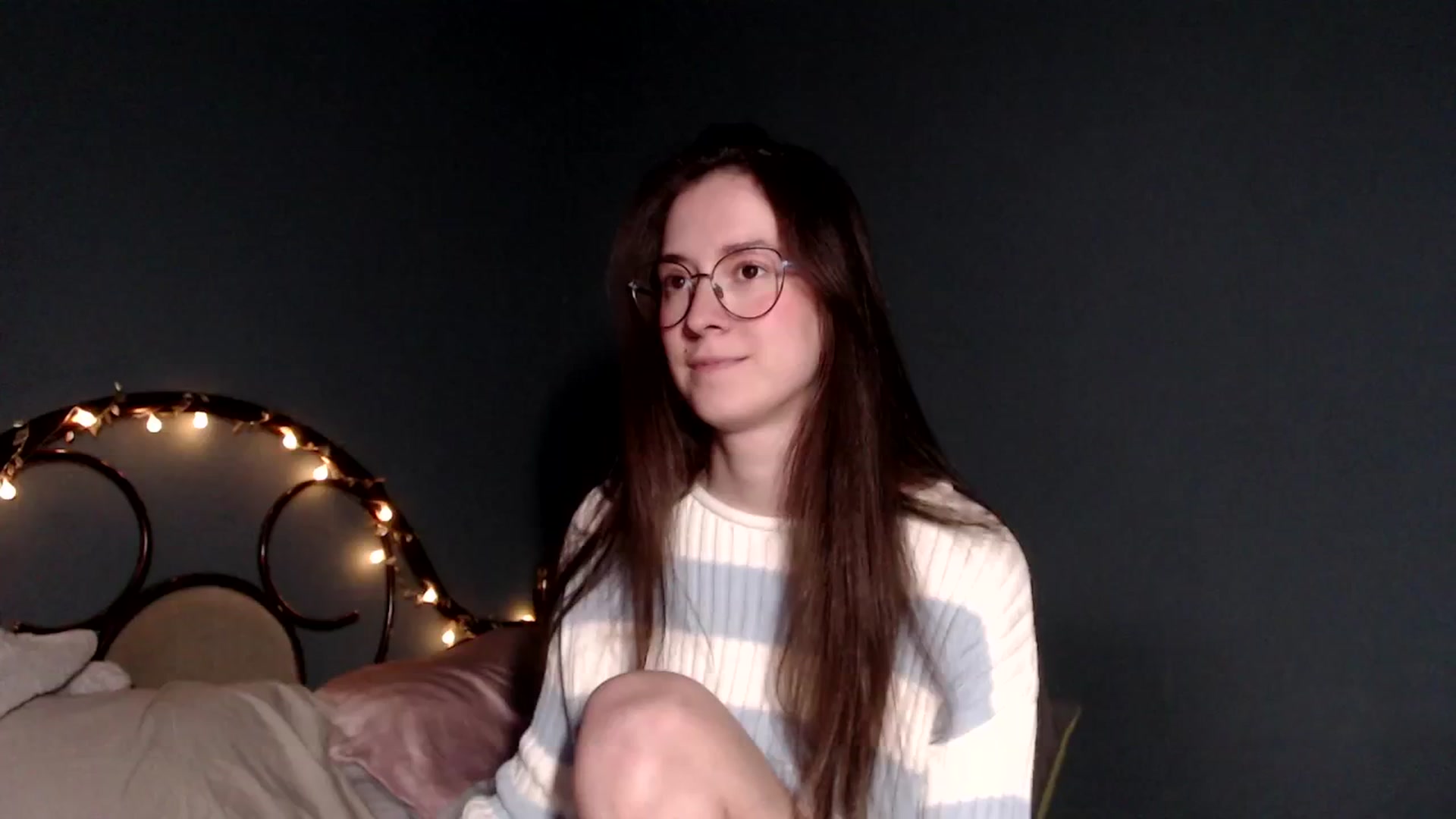 Gallery image thumbnail from Wow__kelly's myfreecams stream on, 12/28/2025, 16:17 image 17 of 20