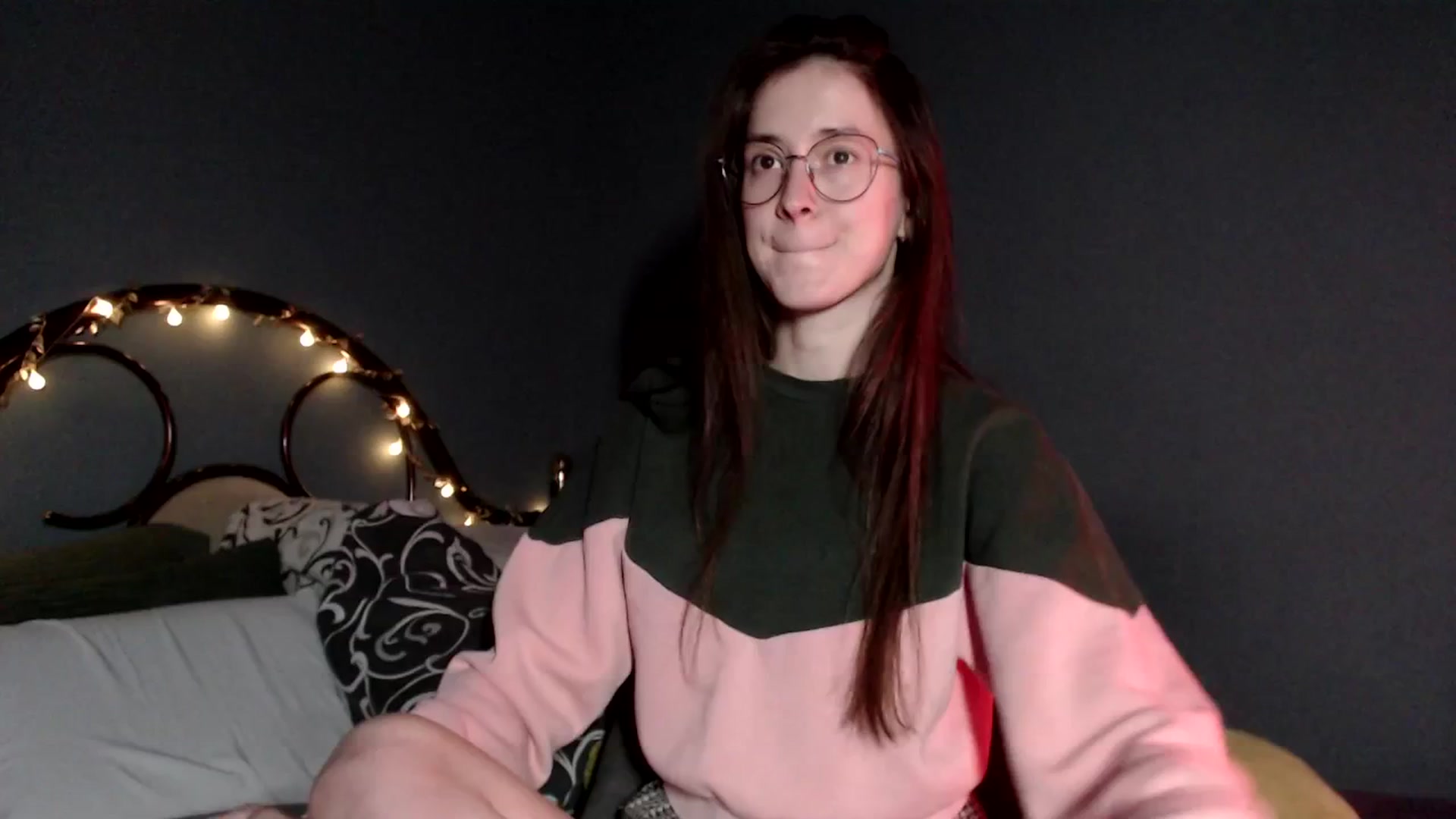 Gallery image thumbnail from Wow__kelly's myfreecams stream on, 01/04/2026, 17:22 image 3 of 20