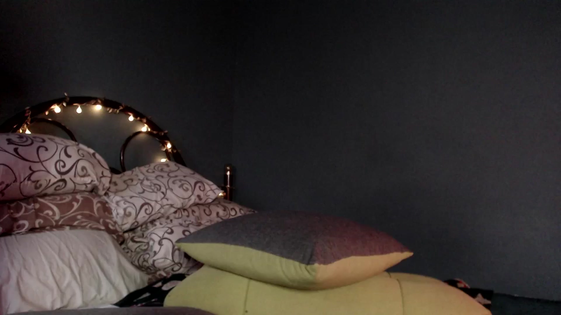 Gallery image thumbnail from Wow__kelly's myfreecams stream on, 04/05/2026, 16:17 image 16 of 20