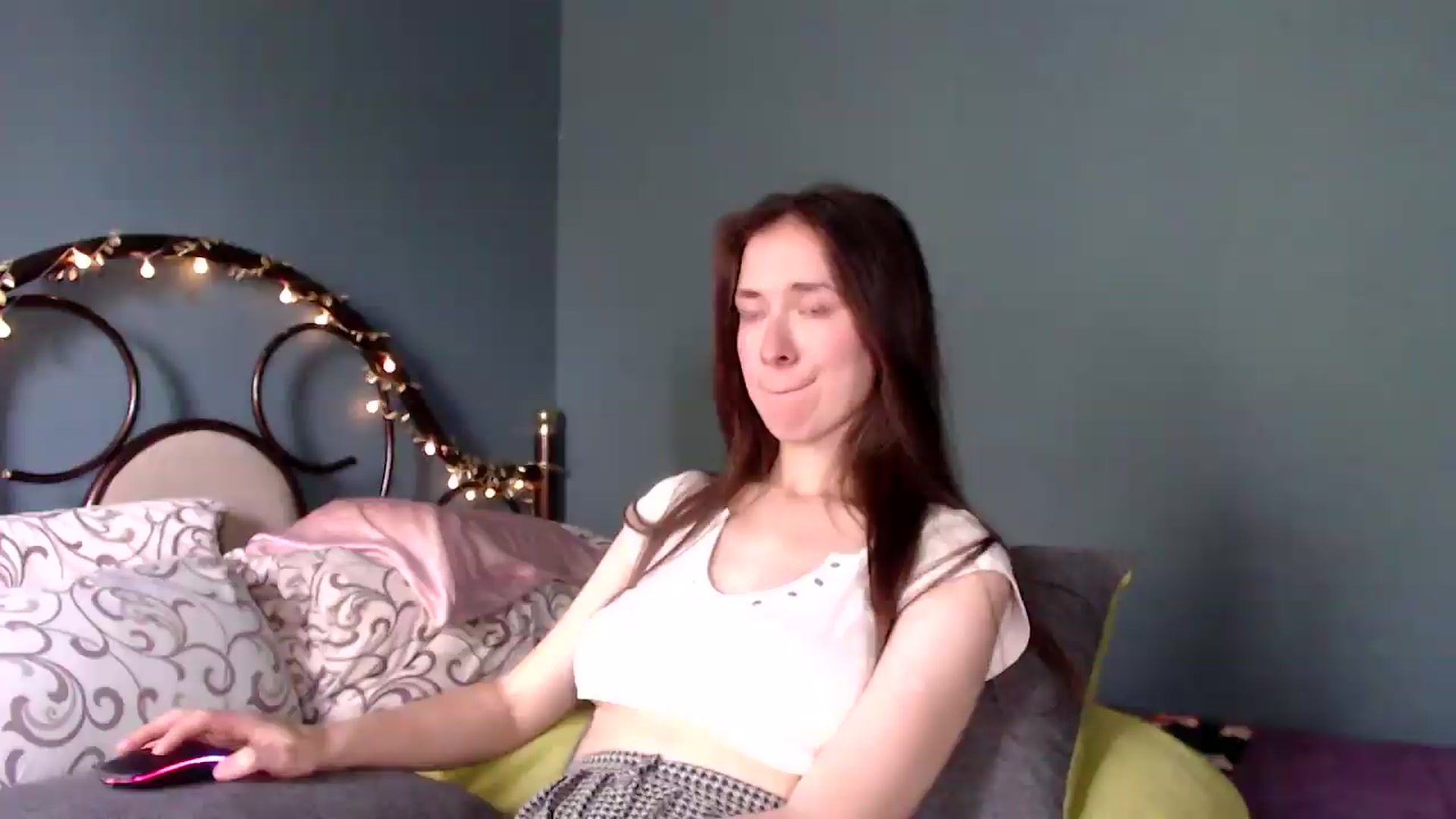 Gallery image thumbnail from Wow__kelly's myfreecams stream on, 08/04/2026, 14:06 image 10 of 20
