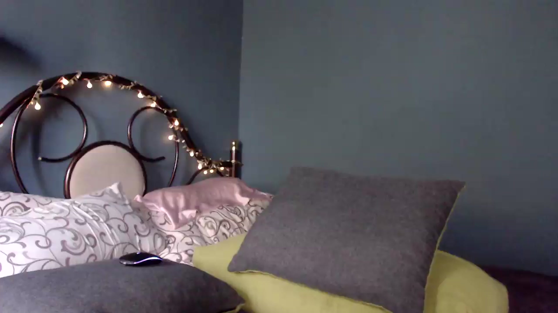 Gallery image thumbnail from Wow__kelly's myfreecams stream on, 08/15/2026, 14:57 image 11 of 20