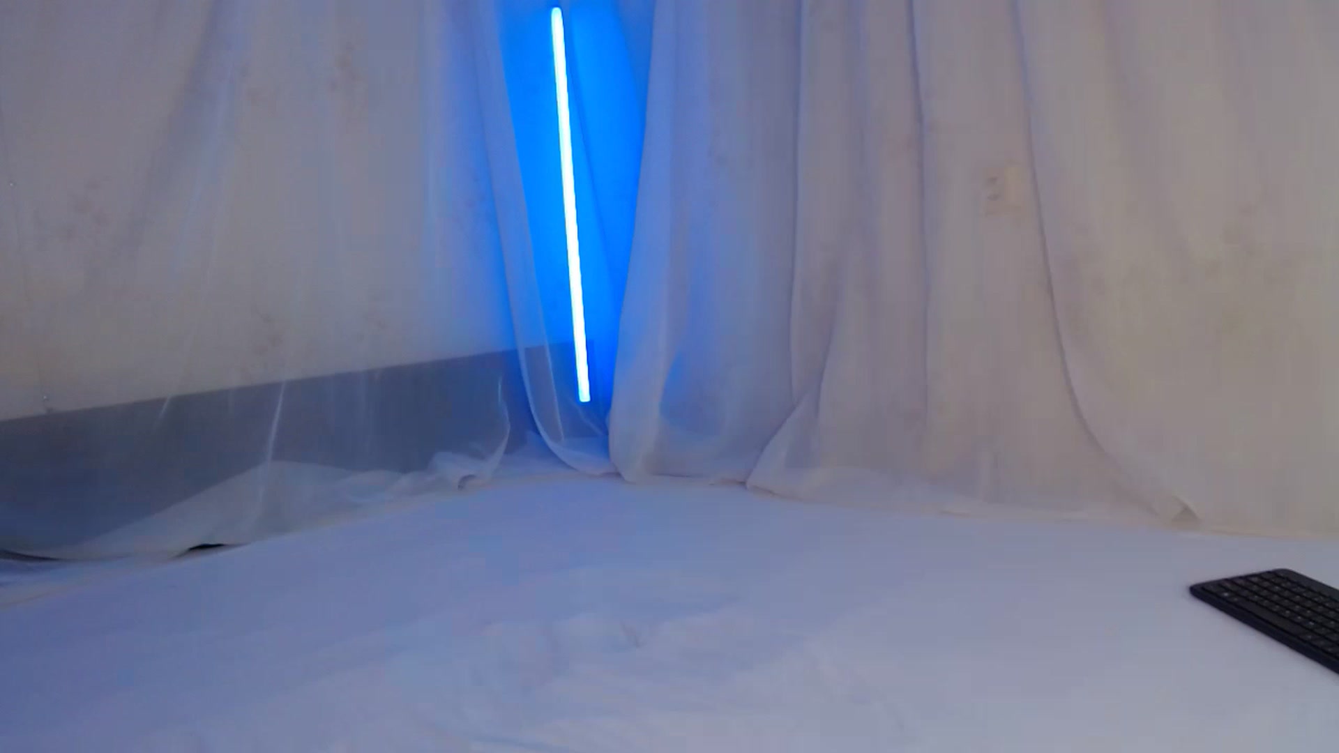 Gallery image thumbnail from Wowww_Page's myfreecams stream on, 11/18/2022, 14:06 image 2 of 20