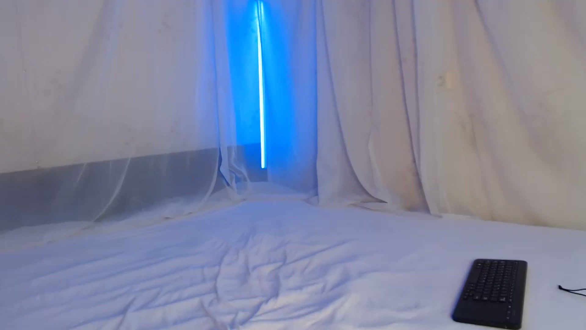 Gallery image thumbnail from Wowww_Page's myfreecams stream on, 12/10/2022, 11:31 image 8 of 20