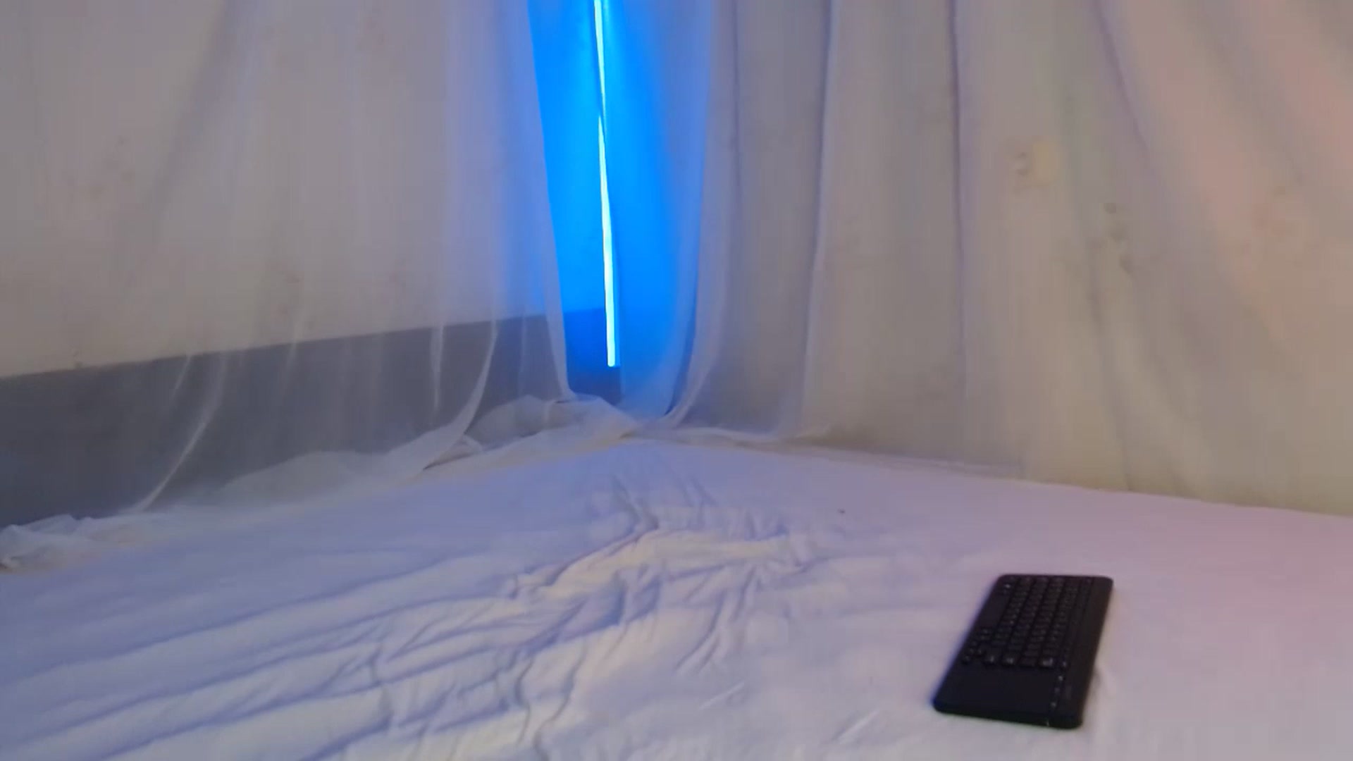 Gallery image thumbnail from Wowww_Page's myfreecams stream on, 12/12/2022, 11:47 image 5 of 20
