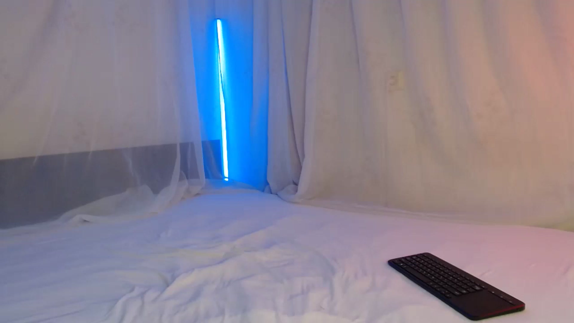 Gallery image thumbnail from Wowww_Page's myfreecams stream on, 01/10/2023, 16:36 image 3 of 20