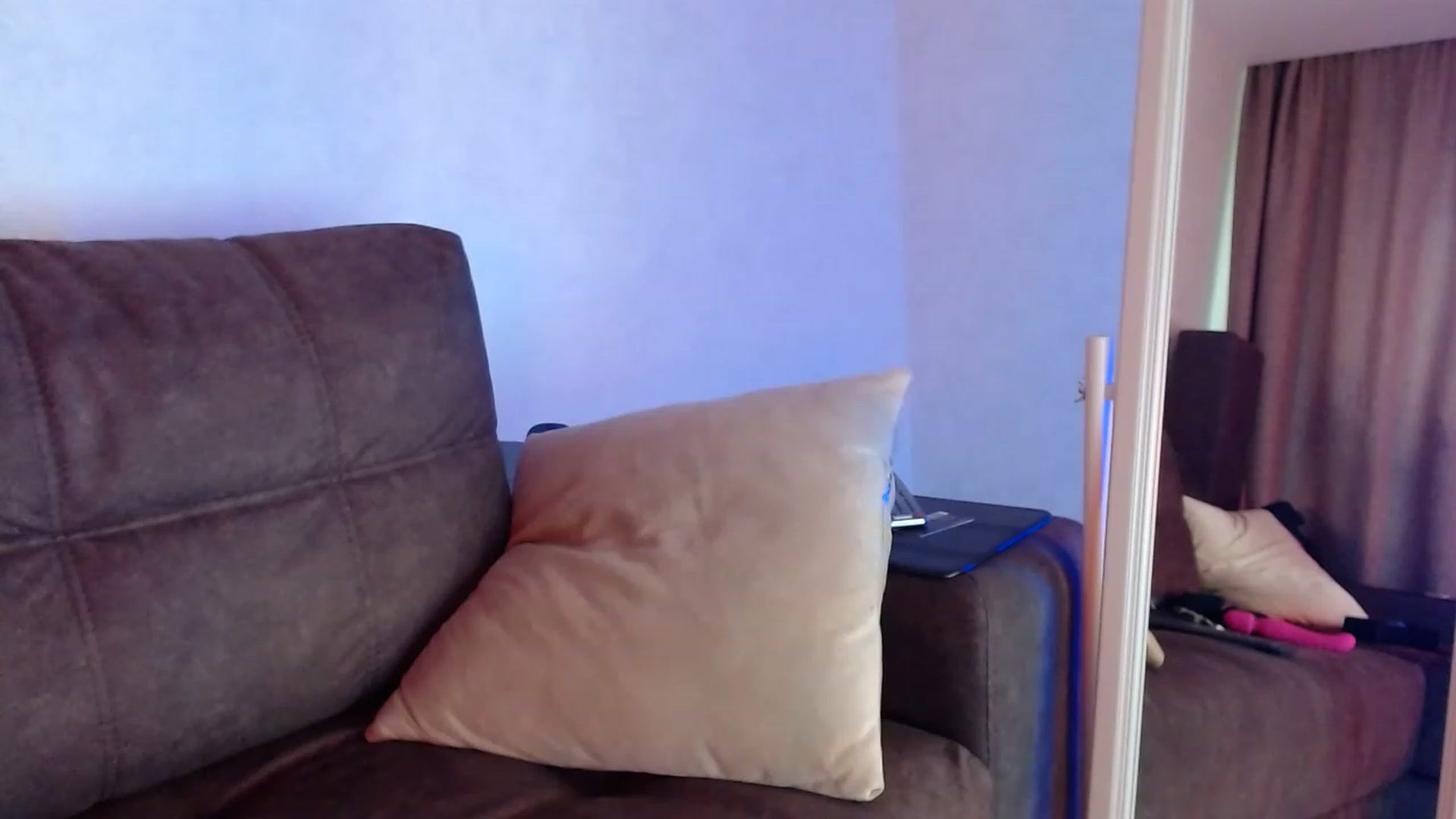 Gallery image thumbnail from Wowww_Page's myfreecams stream on, 06/19/2023, 15:37 image 6 of 20