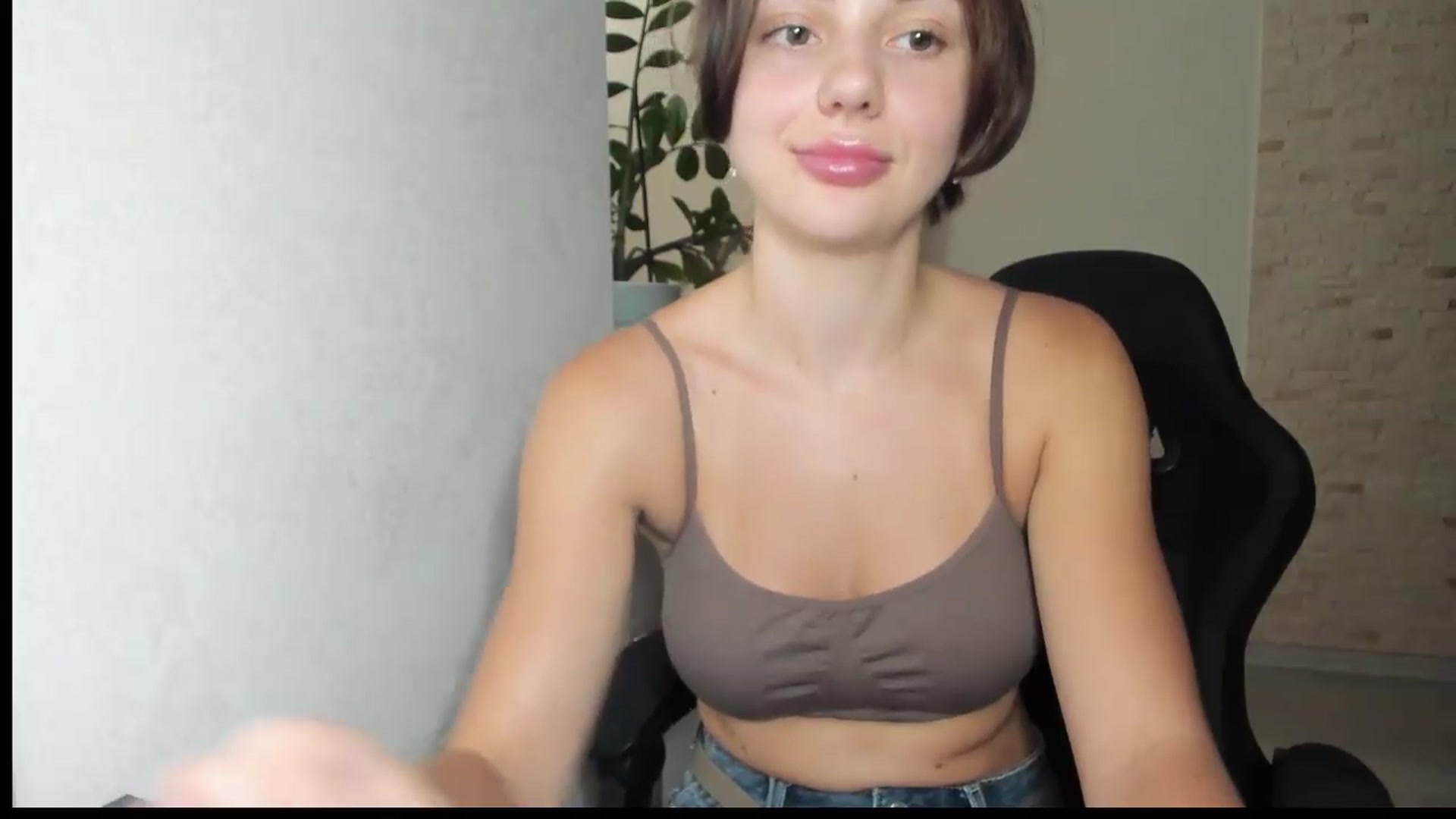 Gallery image thumbnail from Wyllowi's myfreecams stream on, 08/16/2026, 11:40 image 6 of 20