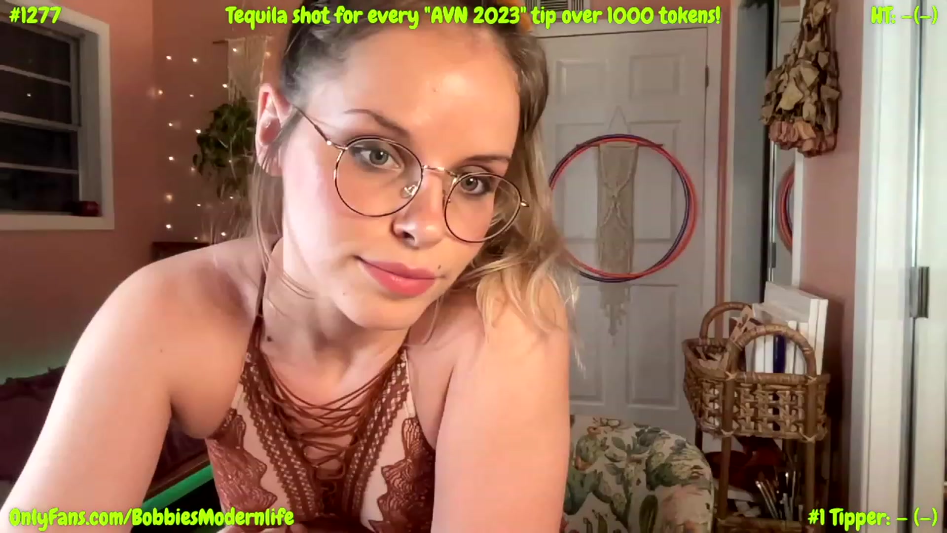 Gallery image thumbnail from XBobbiesWorld's myfreecams stream on, 12/12/2022, 05:13 image 1 of 20