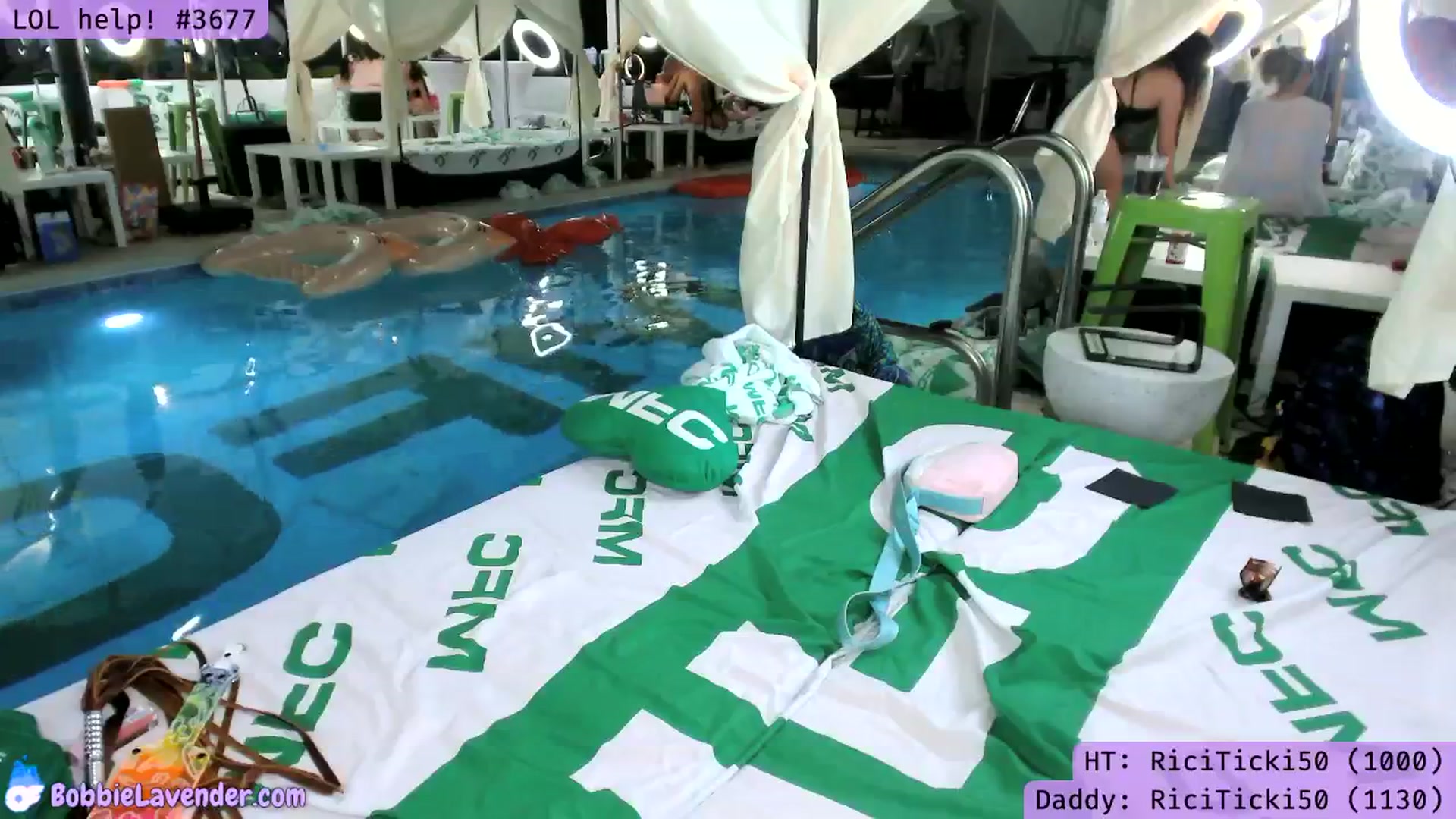 Gallery image thumbnail from XBobbiesWorld's myfreecams stream on, 05/22/2024, 11:11 image 4 of 20