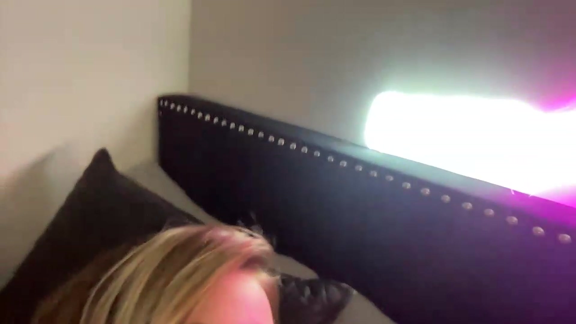 Gallery image thumbnail from XEllieraeX's myfreecams stream on, 12/26/2022, 03:26 image 14 of 20
