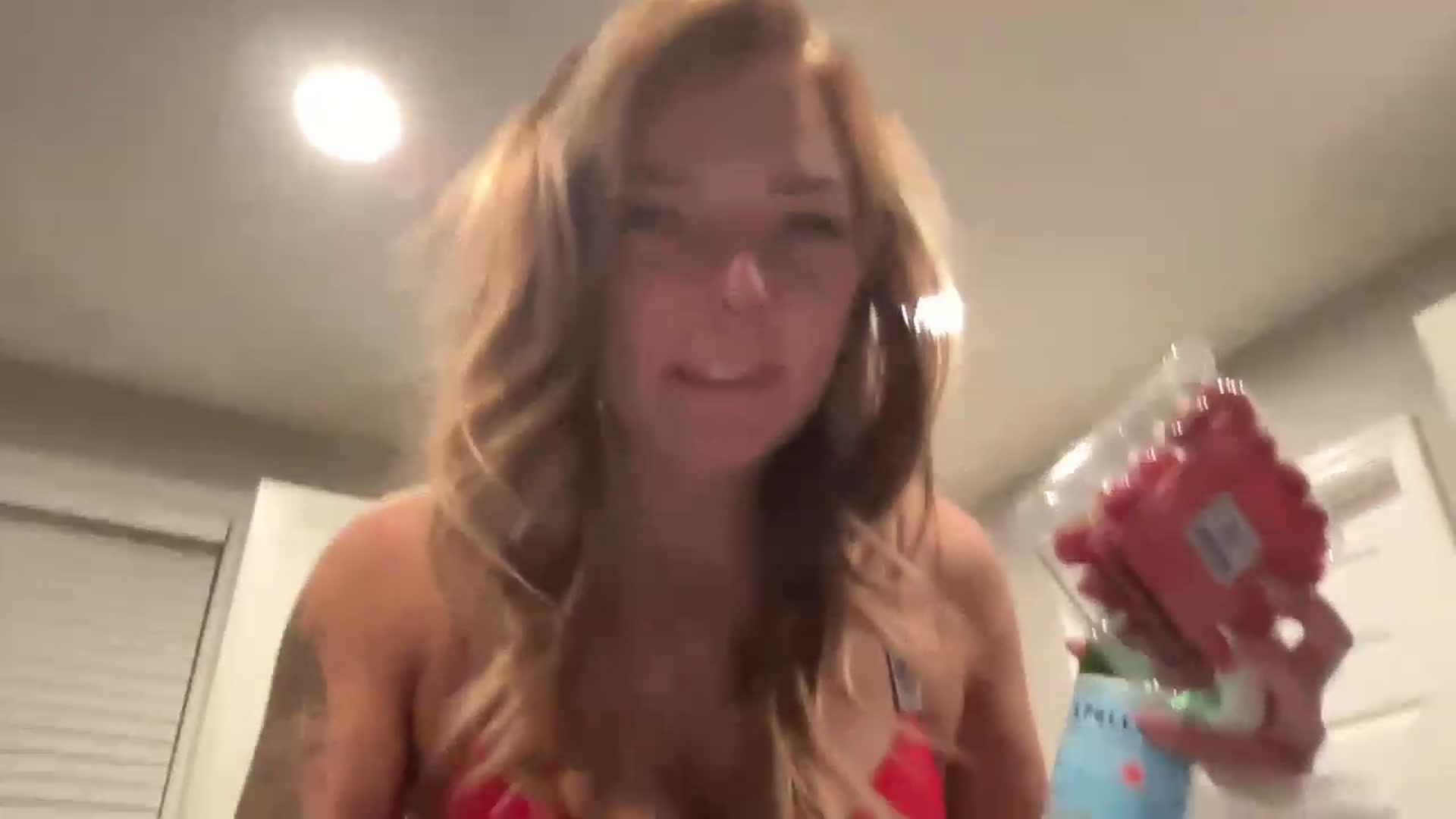 Gallery image thumbnail from XEllieraeX's myfreecams stream on, 12/26/2022, 03:34 image 20 of 20