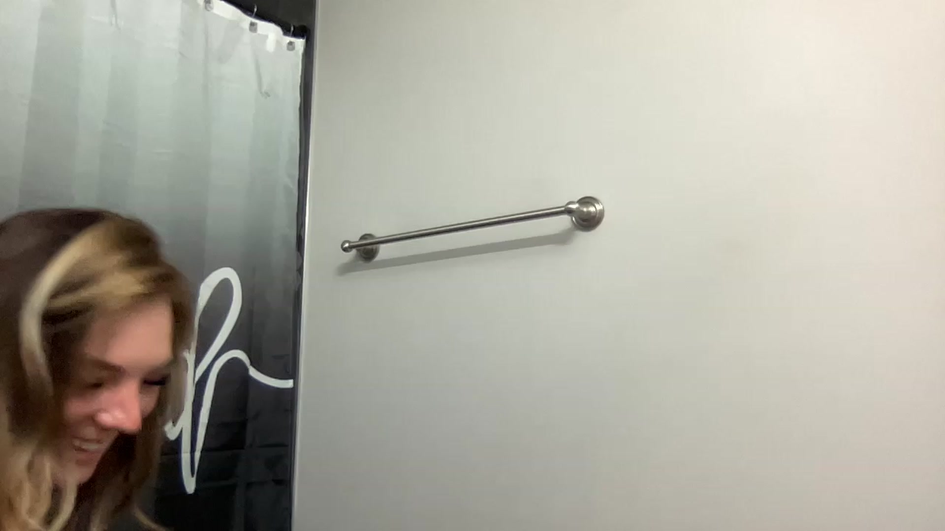 Gallery image thumbnail from XEllieraeX's myfreecams stream on, 12/26/2022, 03:34 image 4 of 20