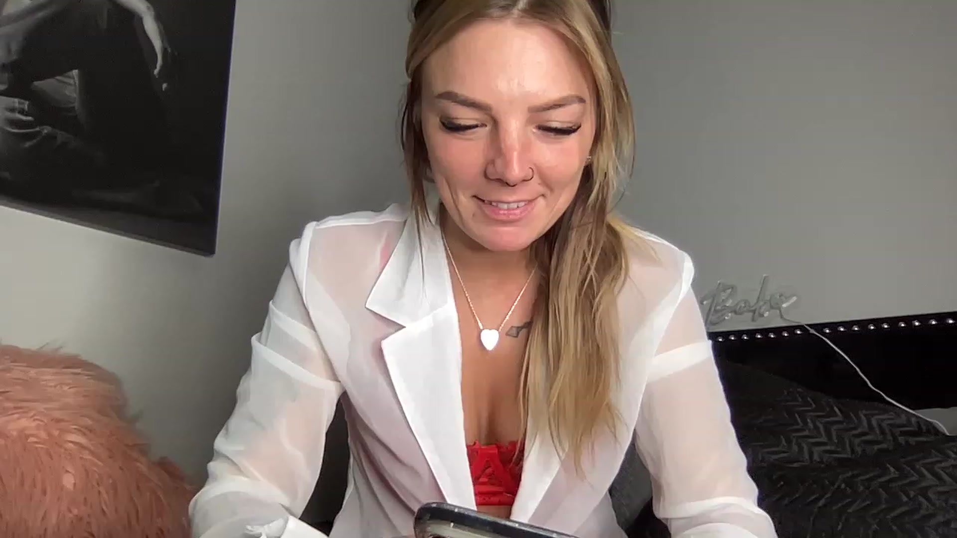 Gallery image thumbnail from XEllieraeX's myfreecams stream on, 12/26/2022, 20:05 image 3 of 20