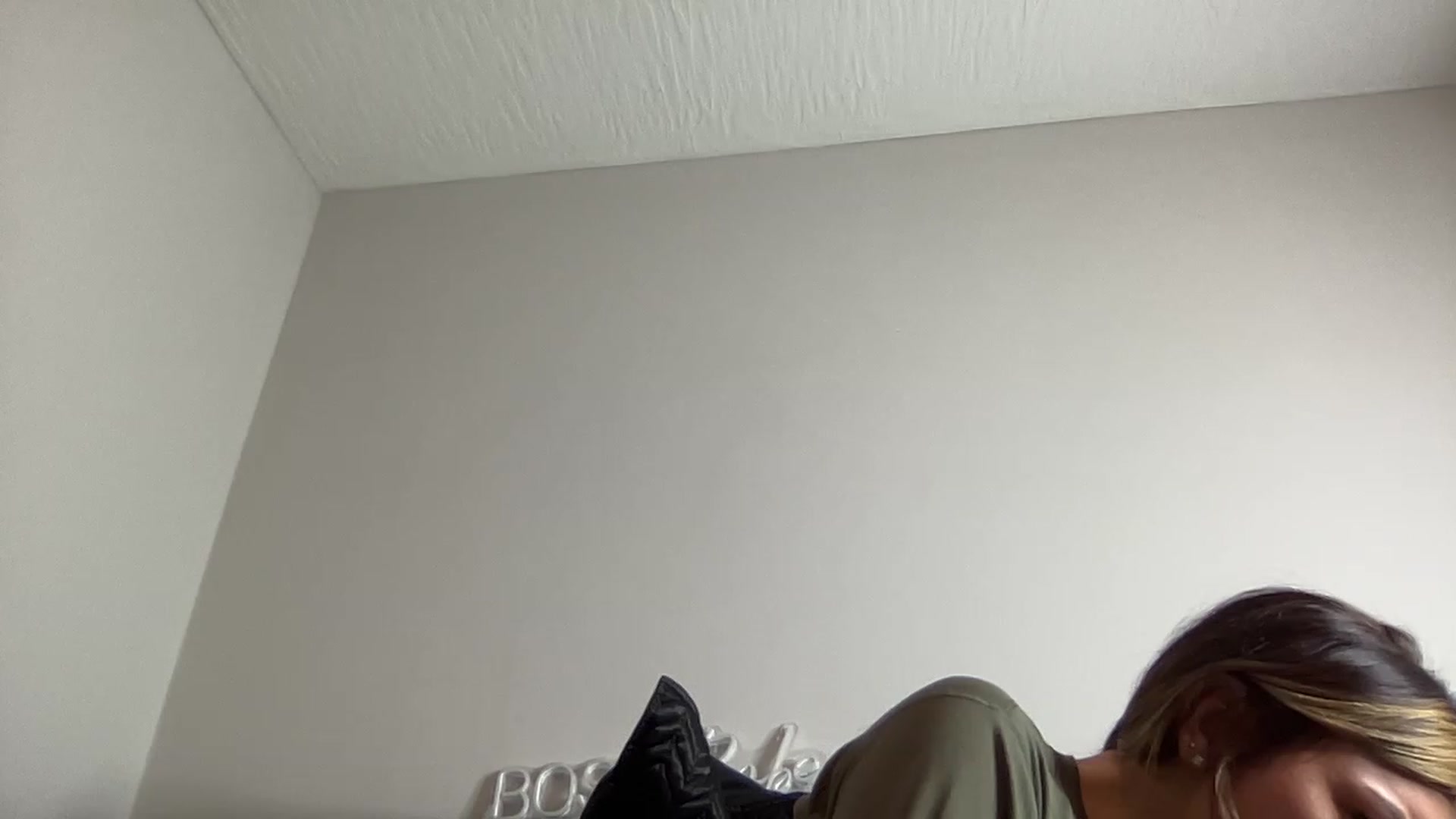 Gallery image thumbnail from XEllieraeX's myfreecams stream on, 12/29/2022, 06:02 image 18 of 20
