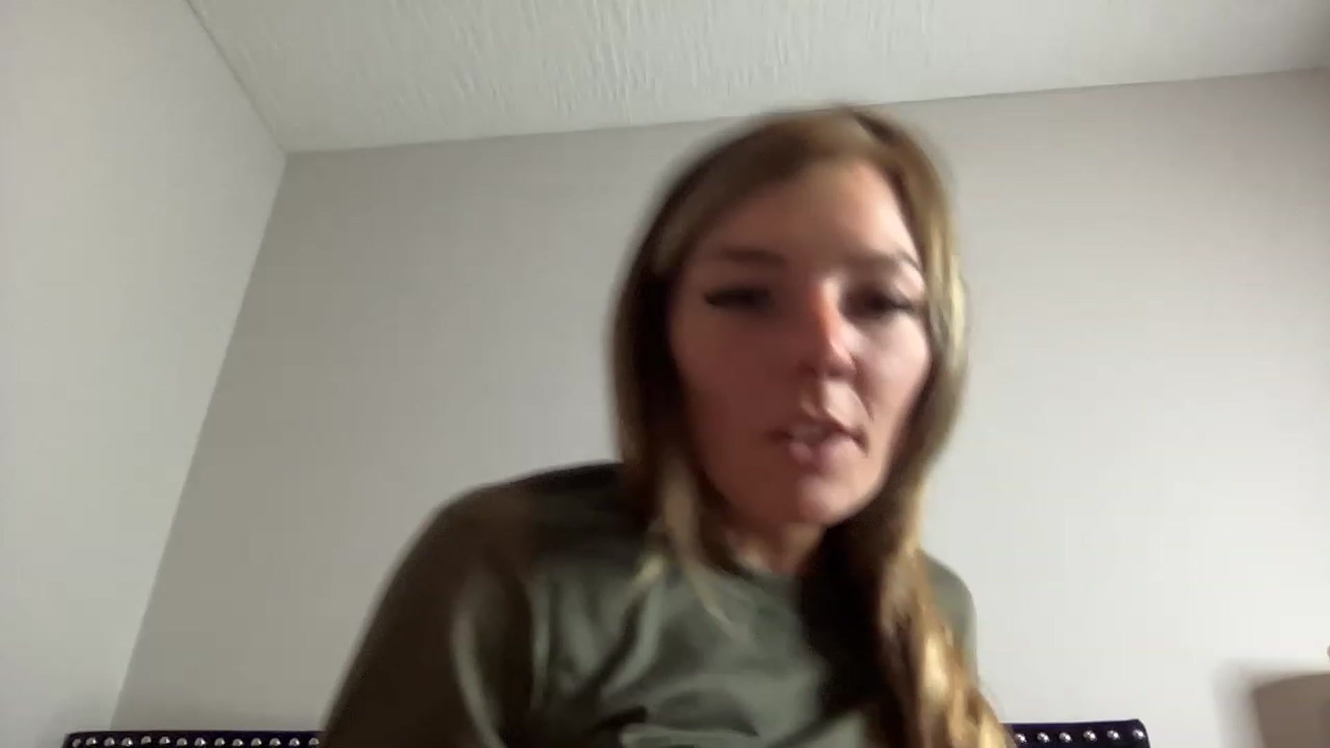 Gallery image thumbnail from XEllieraeX's myfreecams stream on, 12/29/2022, 06:02 image 13 of 20