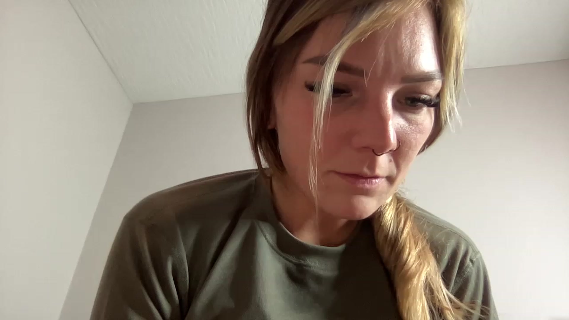Gallery image thumbnail from XEllieraeX's myfreecams stream on, 12/29/2022, 06:02 image 3 of 20
