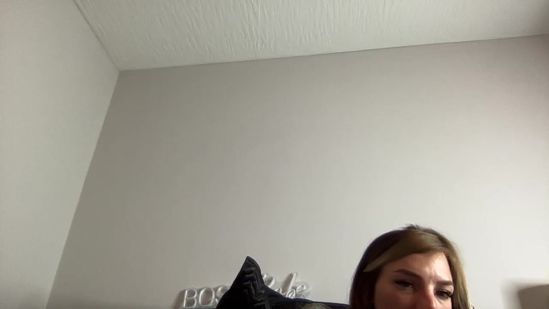 Gallery image thumbnail from XEllieraeX's myfreecams stream on, 12/29/2022, 06:02 image 14 of 20