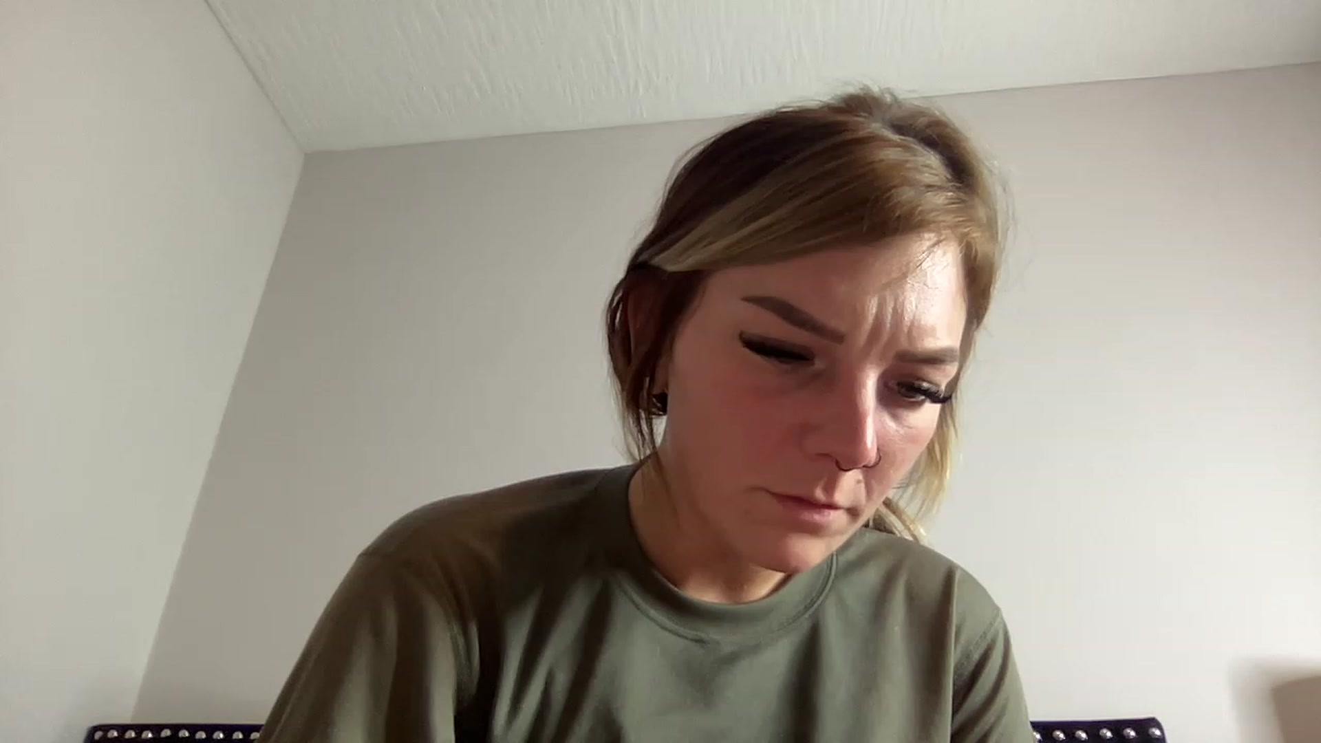 Gallery image thumbnail from XEllieraeX's myfreecams stream on, 12/29/2022, 06:02 image 20 of 20